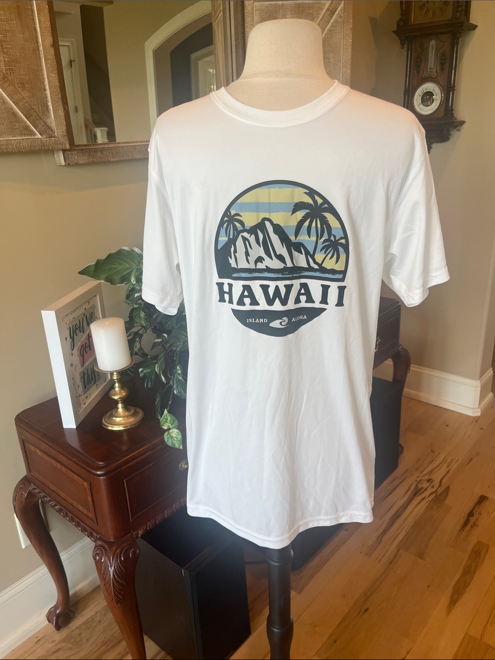 Men's White Hawaii Graphic Short Sleeve Tee